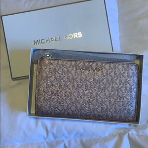 Michael Kors Rose Gold Wristlet